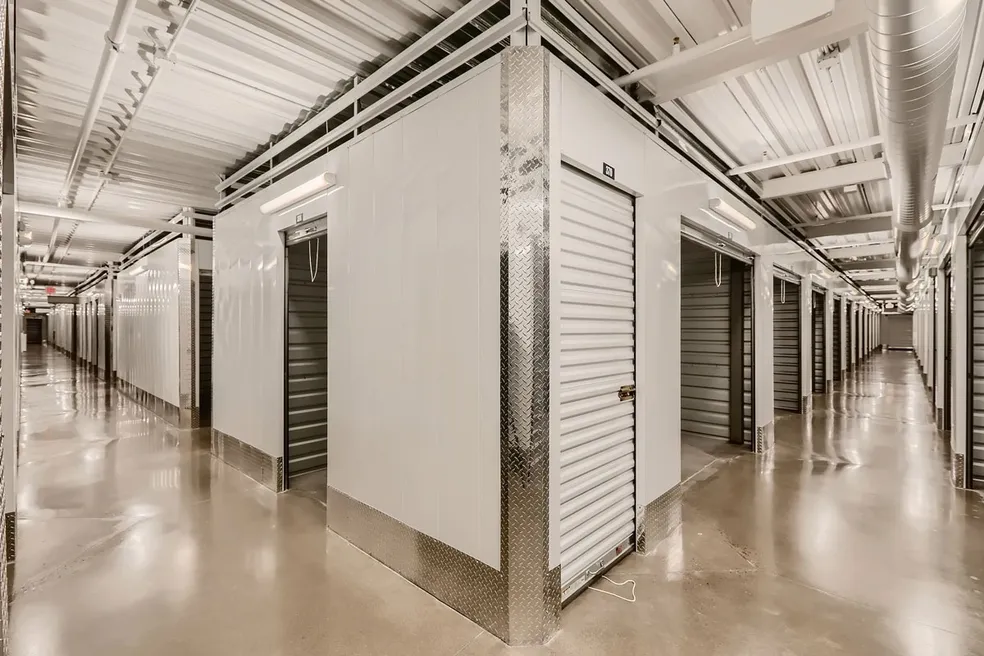 A room with many doors and windows in it